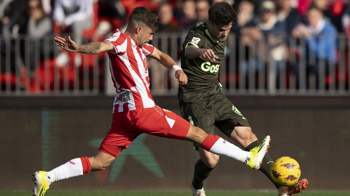 Hoa doi bet bang, Girona vuon len dan dau BXH La Liga hinh anh