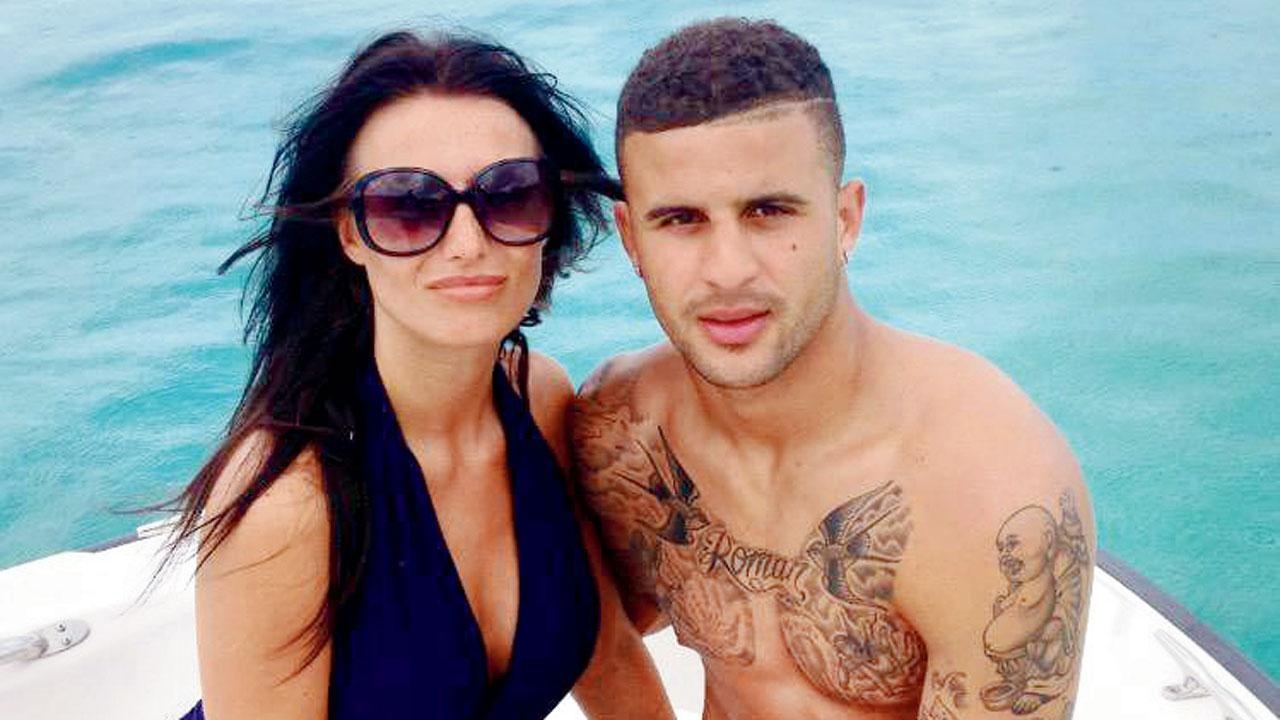 Walker 'cam sung' ca vo va ban gai hinh anh