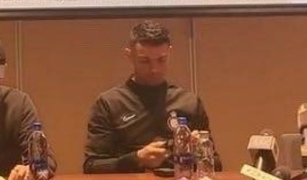 Ronaldo chan thuong anh 1