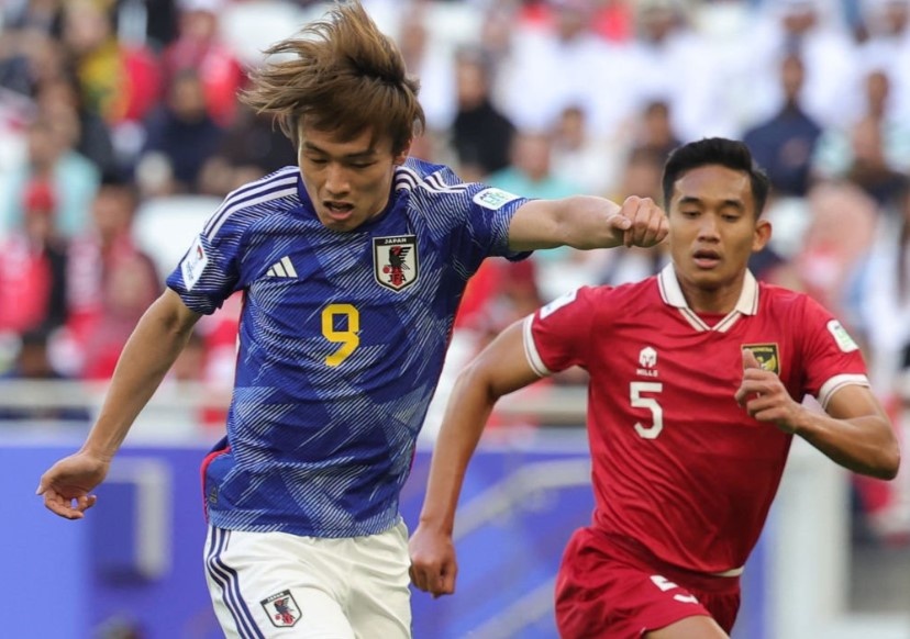 Ban thua ngay phut thu 5 cua Indonesia truoc Nhat Ban hinh anh