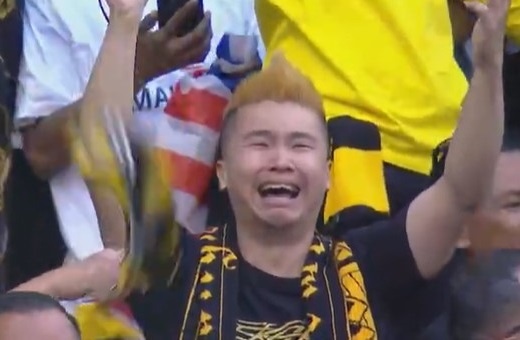 CDV bat khoc khi Malaysia dan Han Quoc 2-1 hinh anh