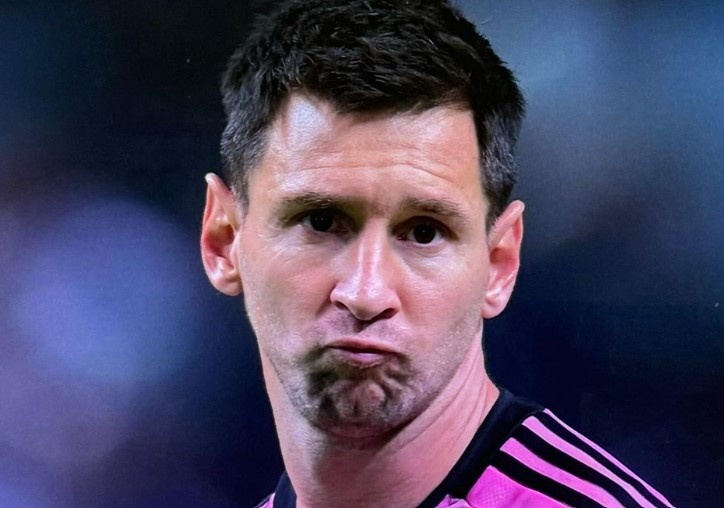 Sao Al Hilal ghi ban, roi an mung 'Siu' truoc mat Messi hinh anh