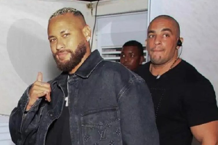 Neymar khoe bung truoc tin don tang can hinh anh