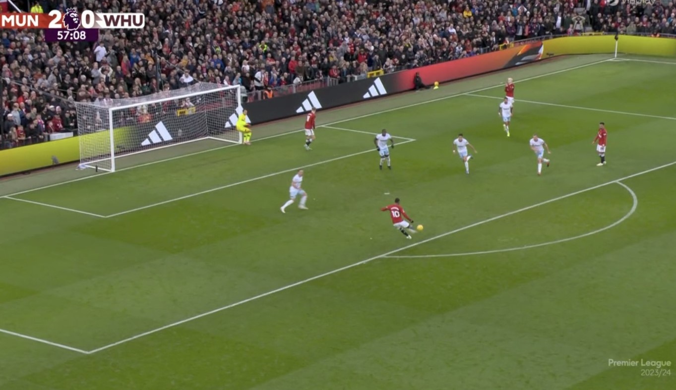 Rashford bo lo anh 1