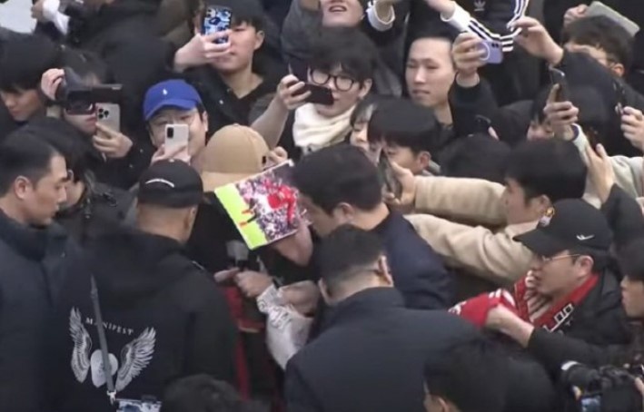 Lingard den Han Quoc anh 2