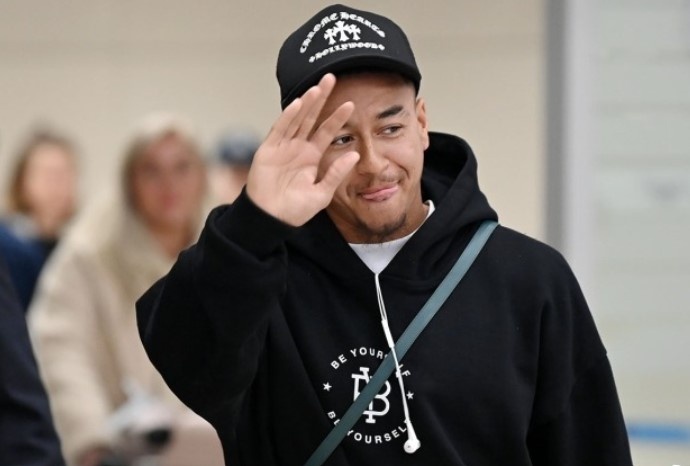 Lingard tao con sot khi den Han Quoc hinh anh