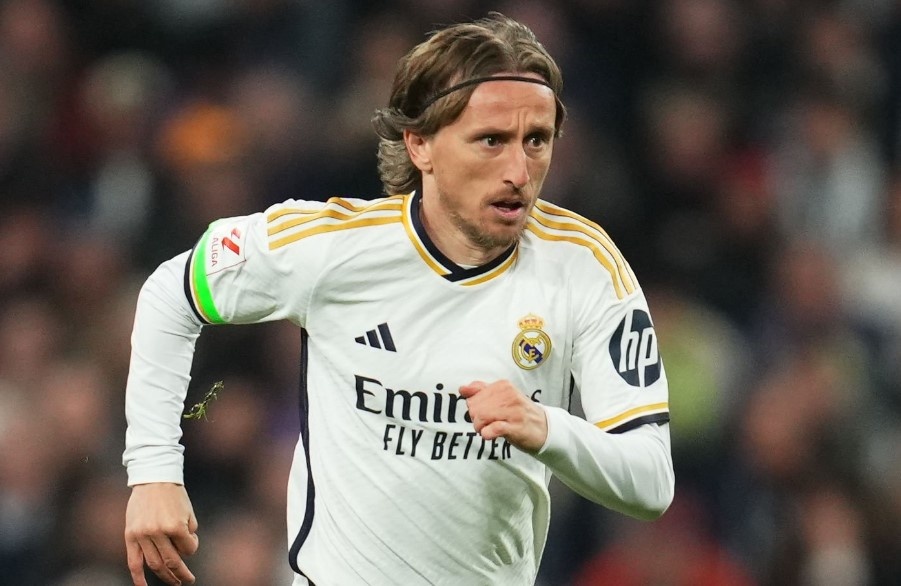 HLV Simeone moi Modric sang Atletico ngay trong tran hinh anh