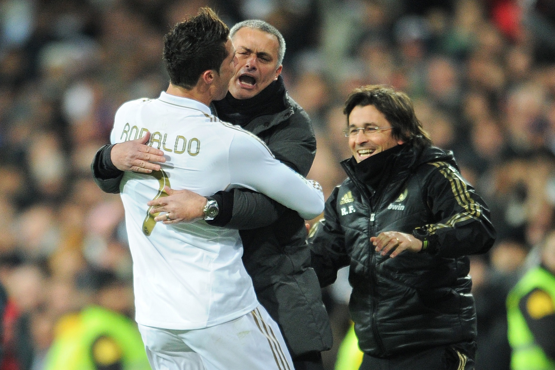 HLV Mourinho thua nhan khong the huan luyen Ronaldo hinh anh