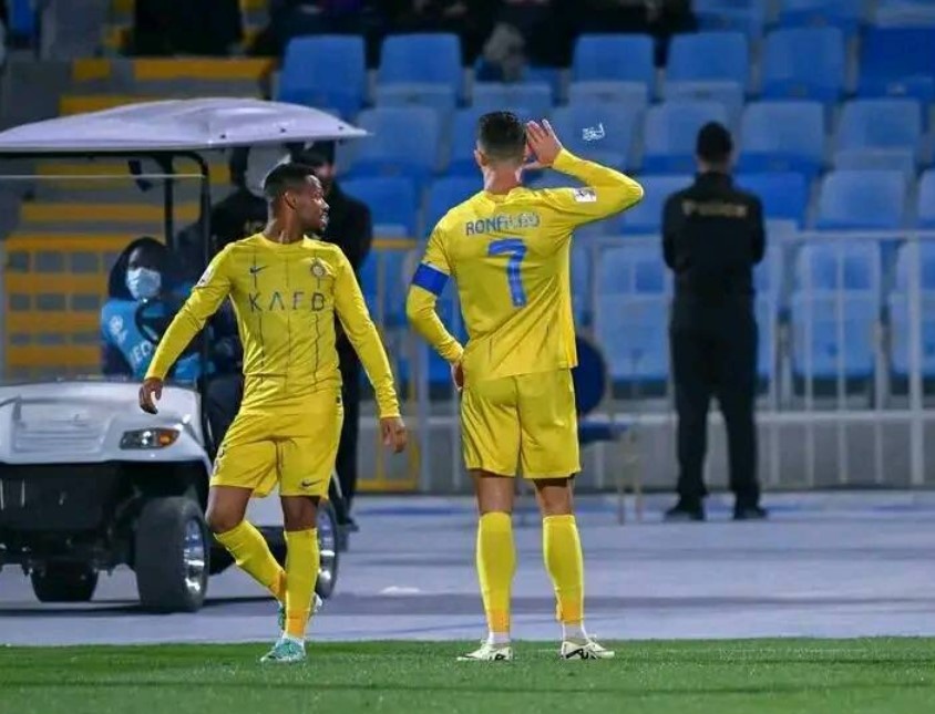 Ronaldo ghi ban anh 2