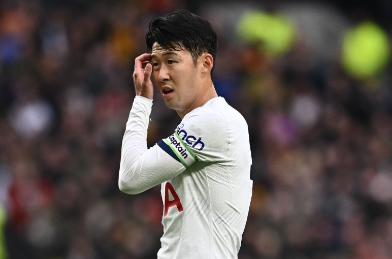 Son Heung-min bat luc trong ngay Tottenham vang khoi top 4 hinh anh
