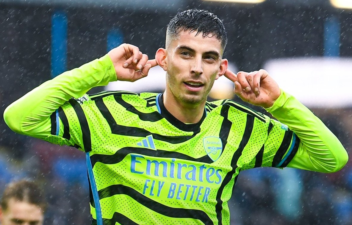 Arsenal lam nen lich su hinh anh