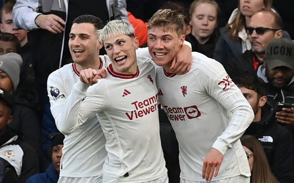 Hojlund di vao lich su Premier League hinh anh