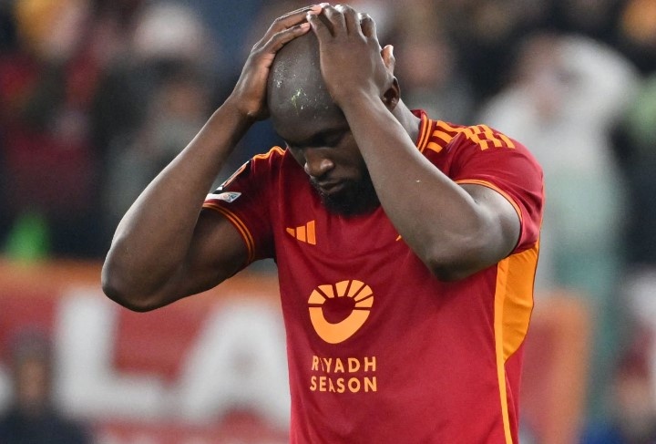 Lukaku da hong luan luu, suyt khien Roma bi loai hinh anh