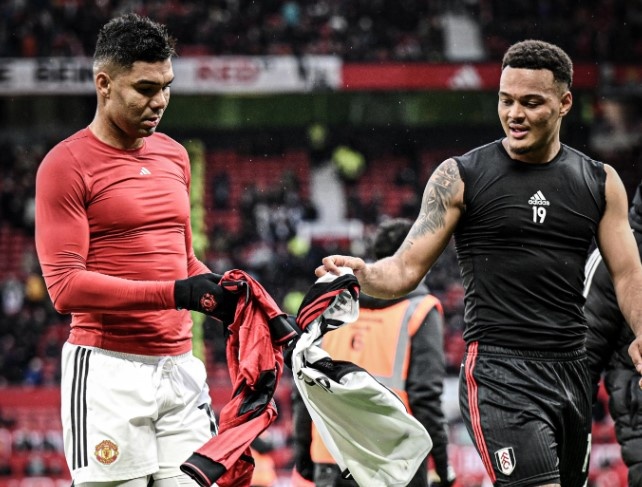 Casemiro gay phan no hinh anh