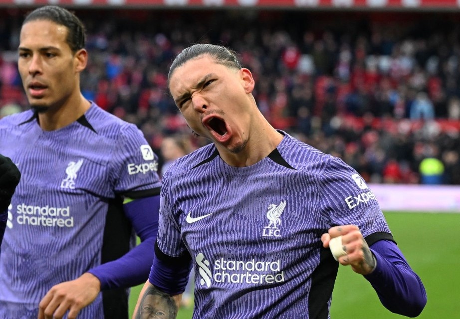 Darwin Nunez tao cot moc lich su o phut 90+9 hinh anh