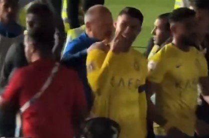 Ronaldo bi che nhao anh 1