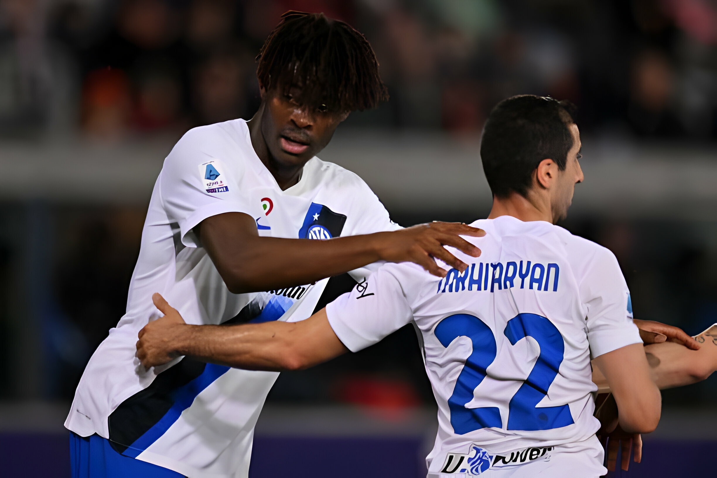 Ngoi vuong Serie A doi chu hinh anh