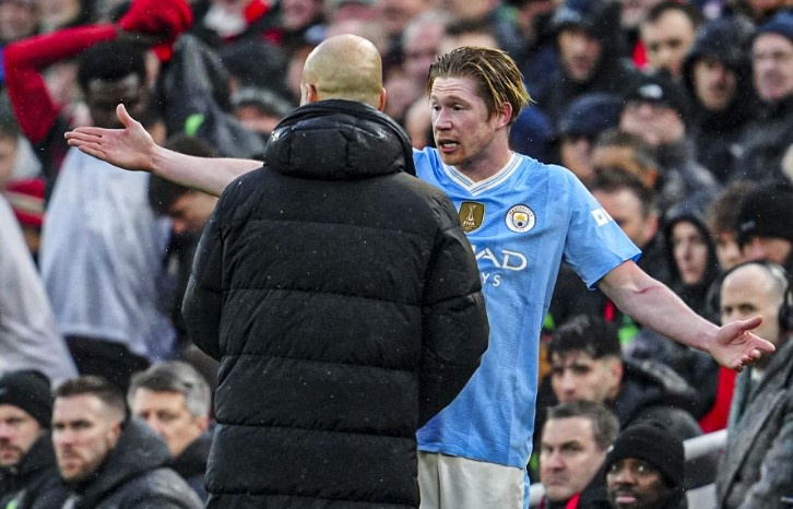 De Bruyne noi gian voi Pep Guardiola hinh anh