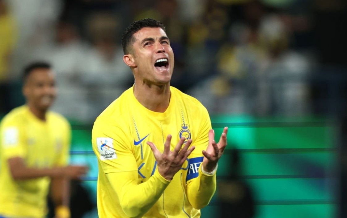 CDV Al Nassr noi gian voi Ronaldo hinh anh