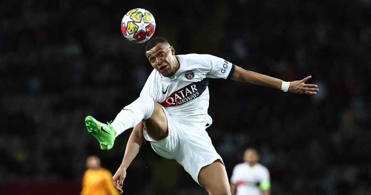 Mbappe,  Real Madrid anh 1