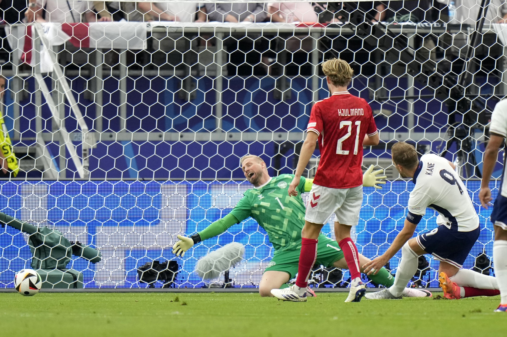 Anh,  Dan Mach anh 8