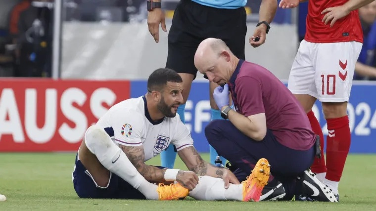 Anh,  Dan Mach anh 4