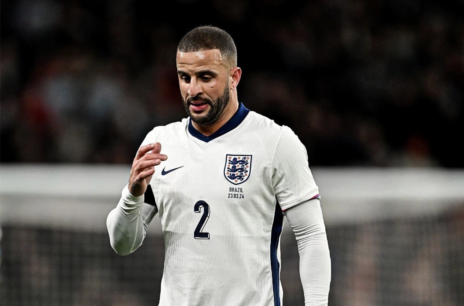 Walker gay tranh cai hinh anh