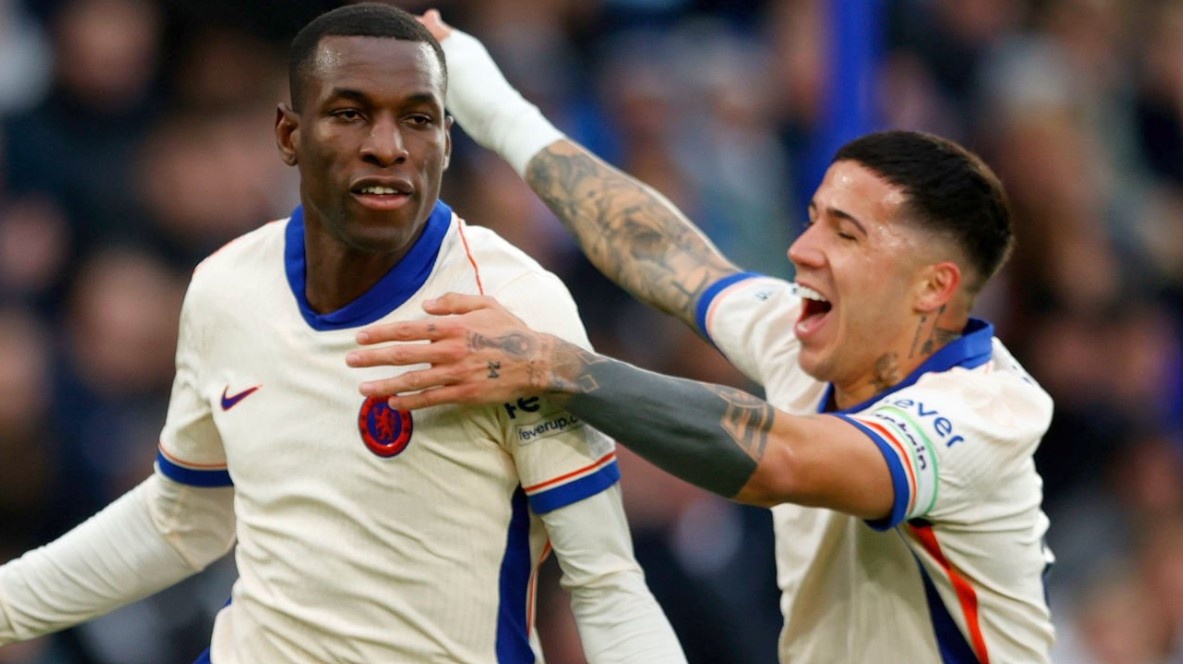 Enzo ghi ban va kien tao giup Chelsea ha Leicester hinh anh