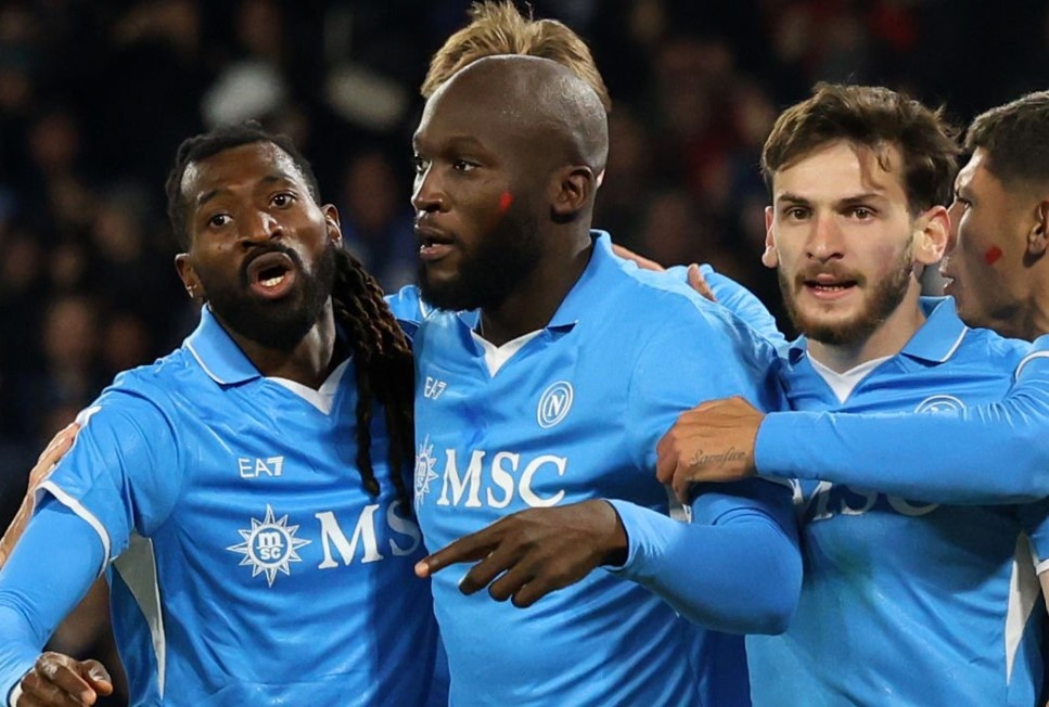 Lukaku dua Napoli len dinh Serie A hinh anh