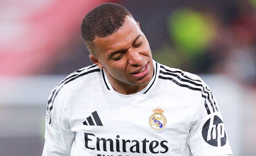 Khoanh khac buon cua Mbappe hinh anh