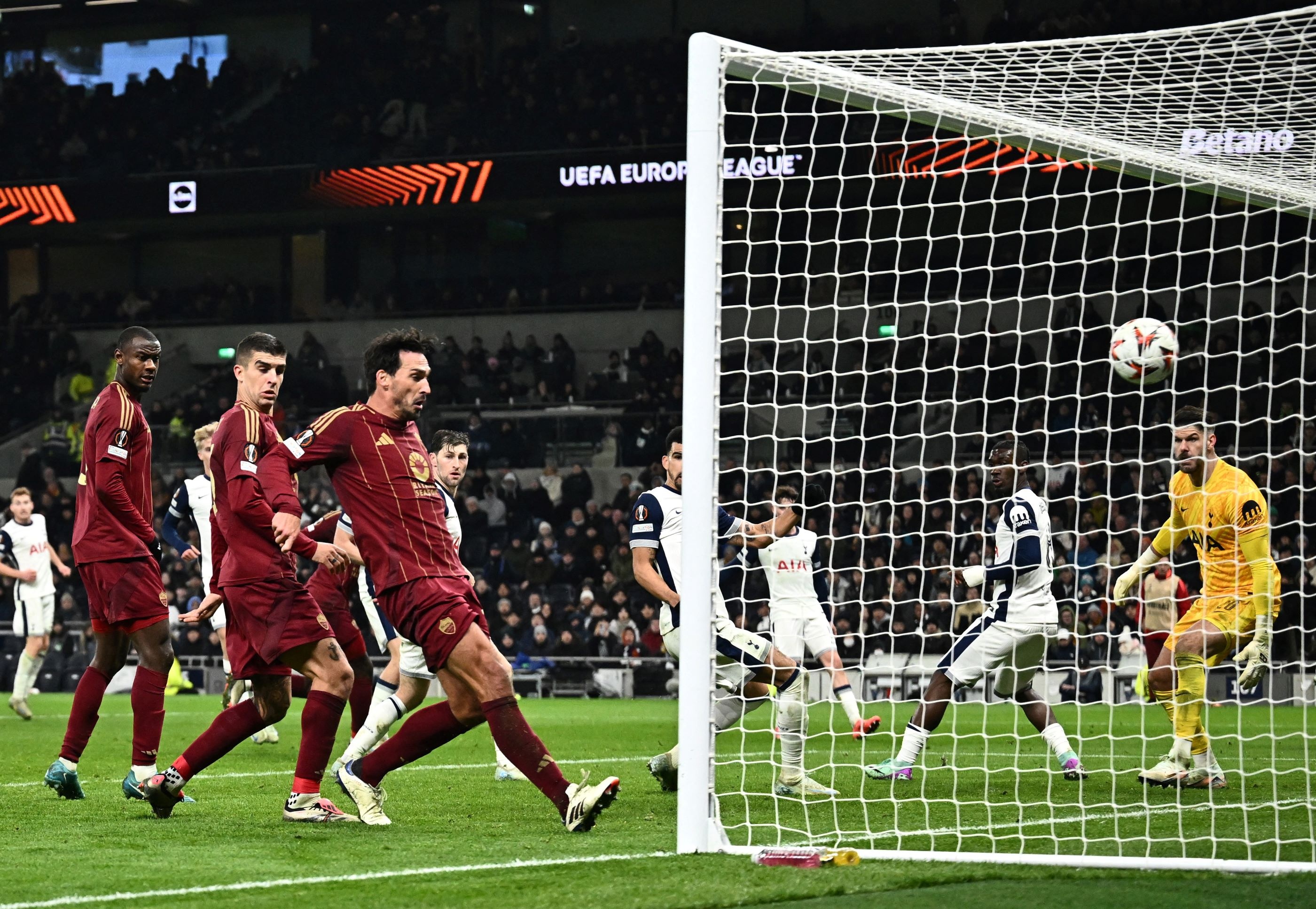 Tottenham dau Roma anh 6