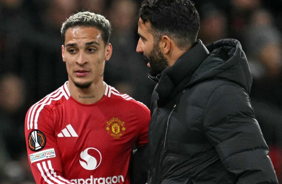 Amorim noi doa voi cau thu MU hinh anh