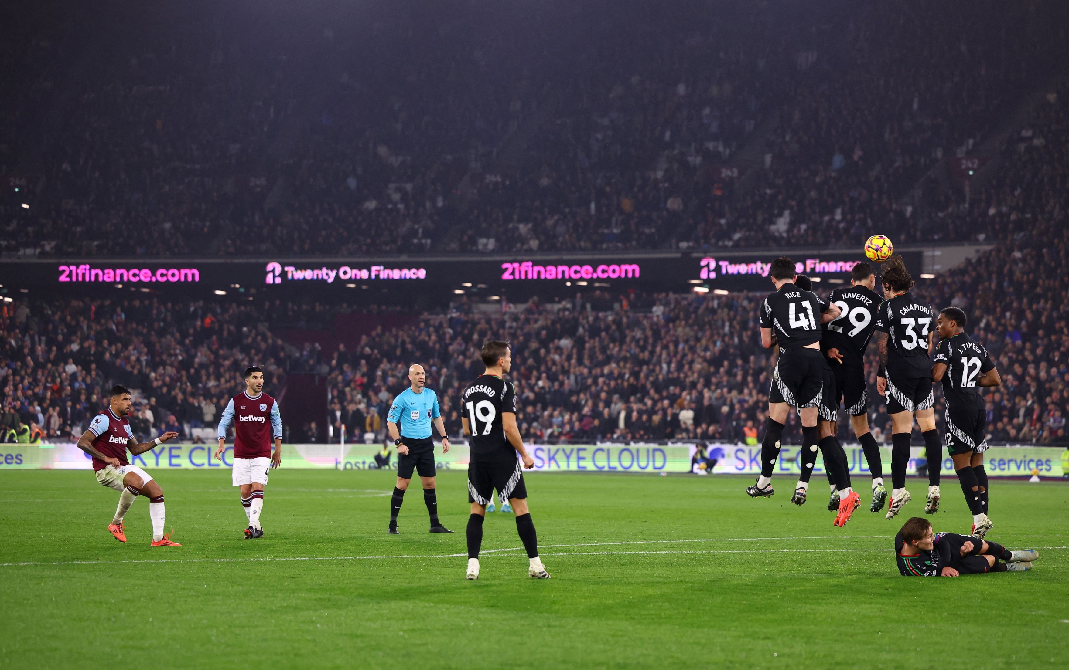 Arsenal dau West Ham anh 5