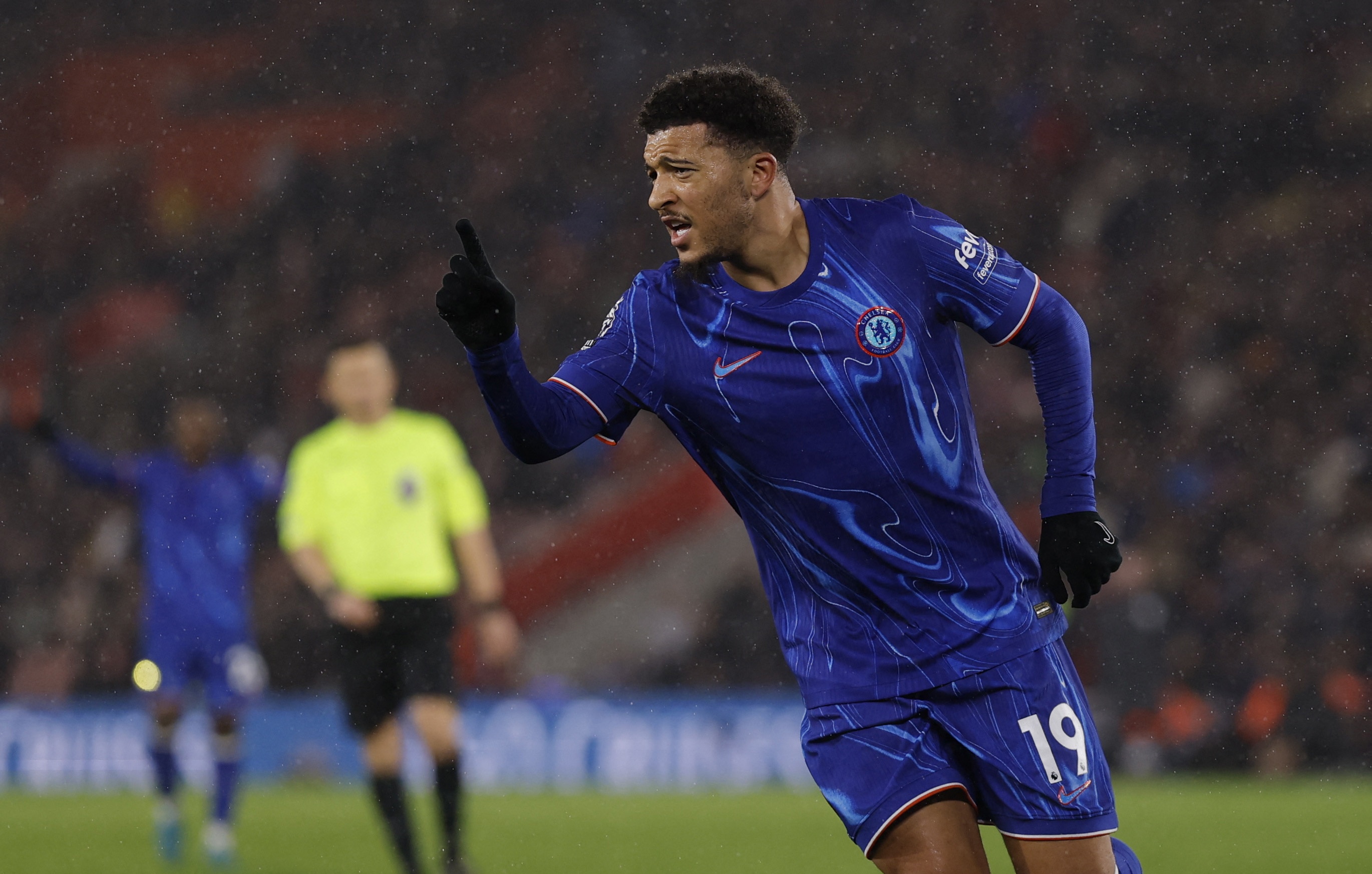 Sancho ghi ban dau tien cho Chelsea hinh anh