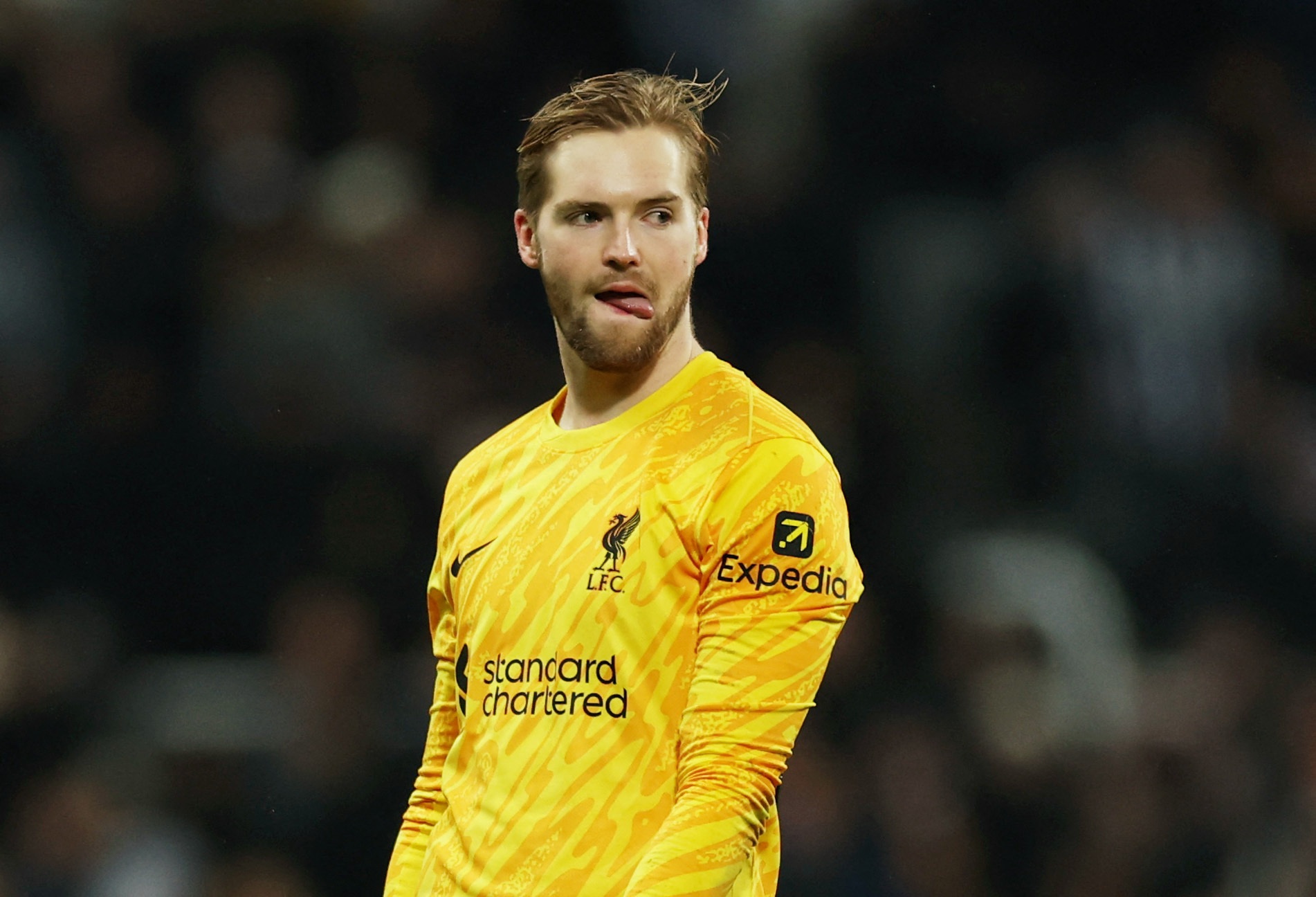 Liverpool roi chien thang o phut 90 vi sai lam cua thu mon hinh anh