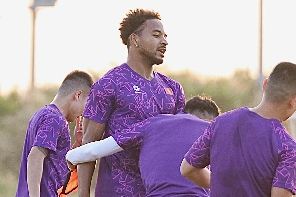 Xuan Son: 'Toi se ho tro Tien Linh' hinh anh