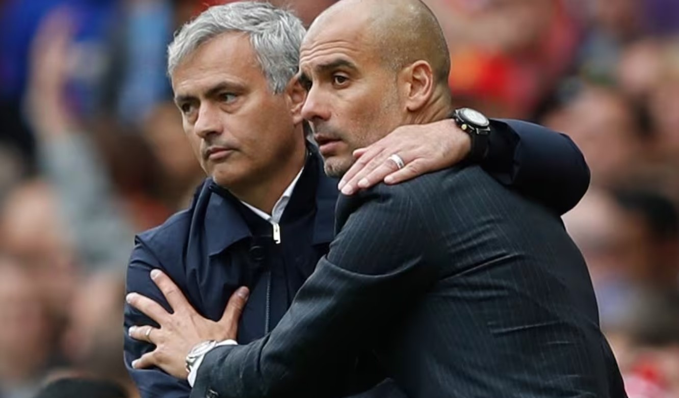 Pep xin loi Mourinho hinh anh