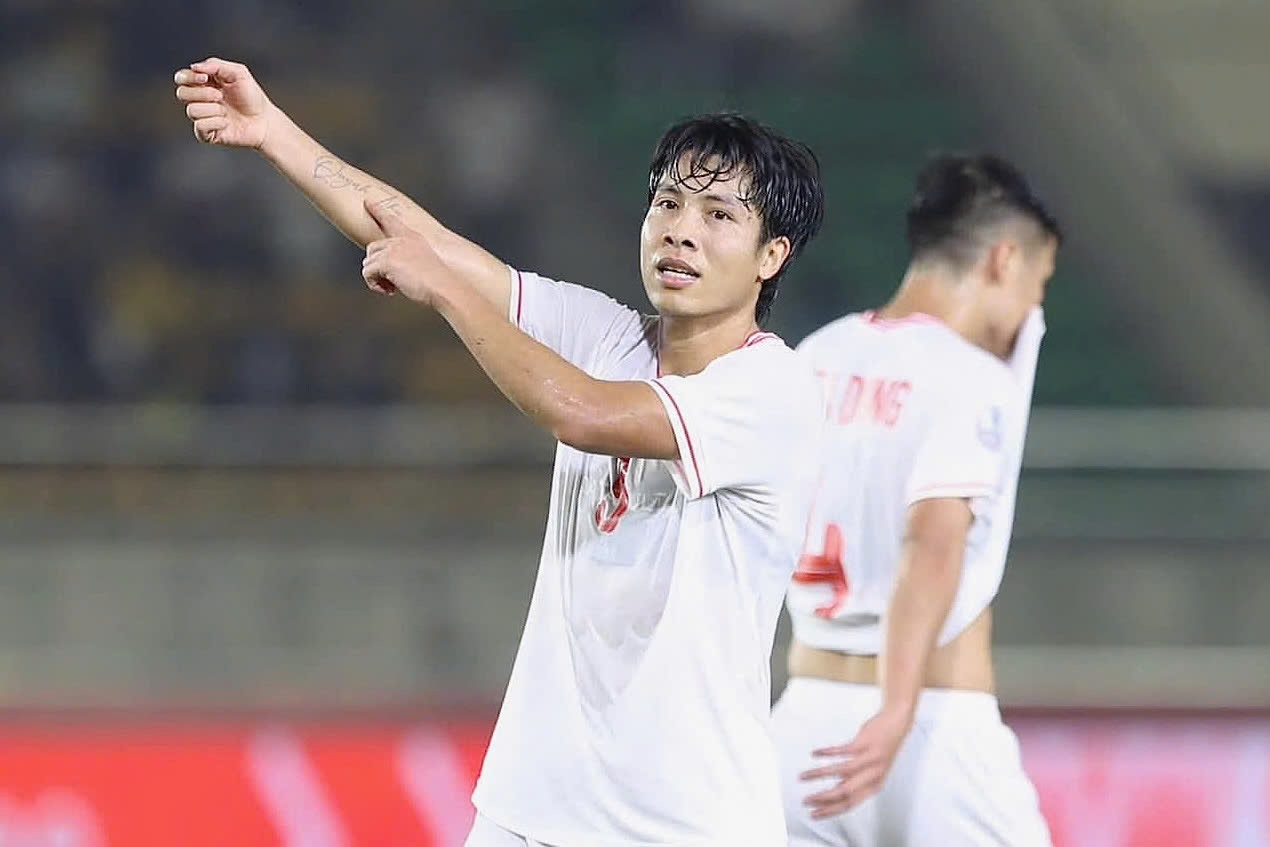 Tuyen Viet Nam dan dau bang sau tran thang Lao 4-1 hinh anh