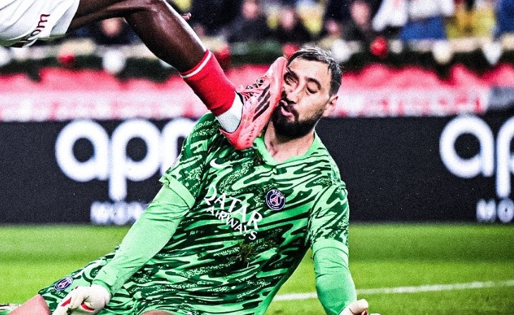 Donnarumma linh tron cu dap vao mat hinh anh