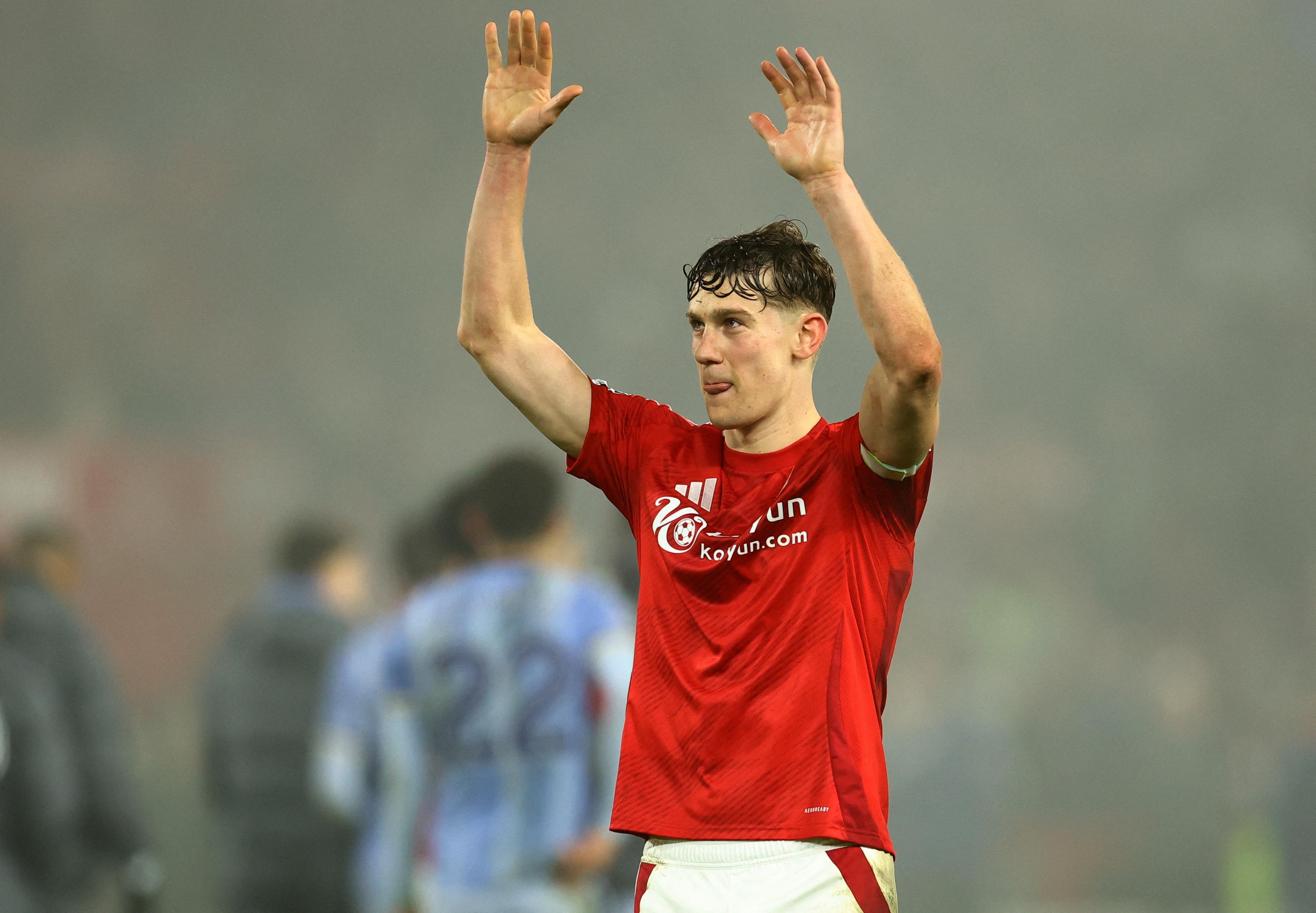 Cai ten bat ngo dung thu 3 tai Premier League hinh anh