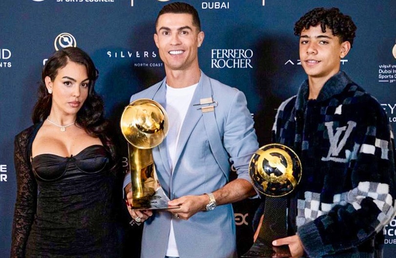 Bat ngo voi the hinh cua con trai Ronaldo o tuoi 14 hinh anh