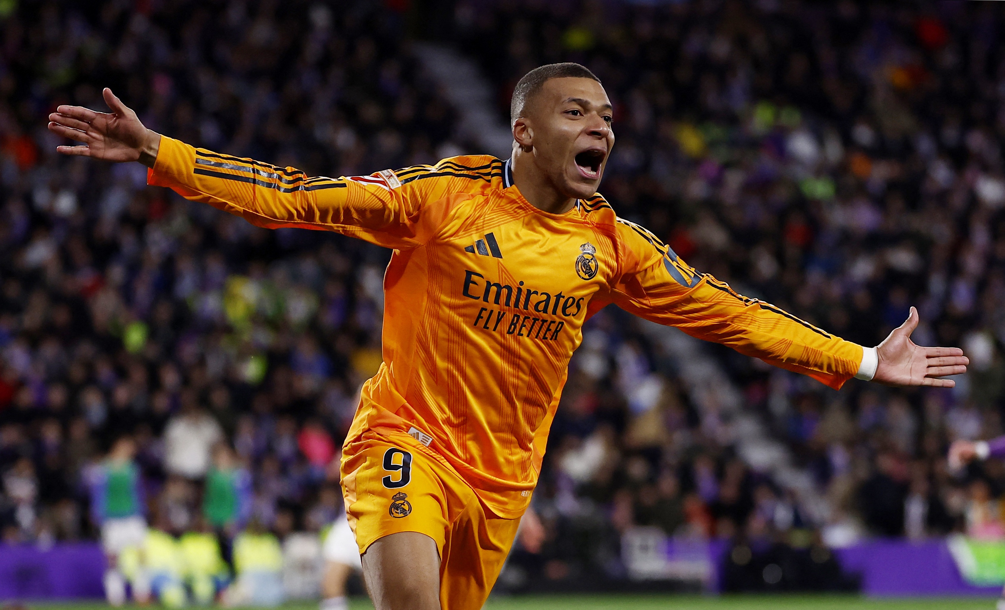 Mbappe lap hat-trick dau tien cho Real Madrid hinh anh