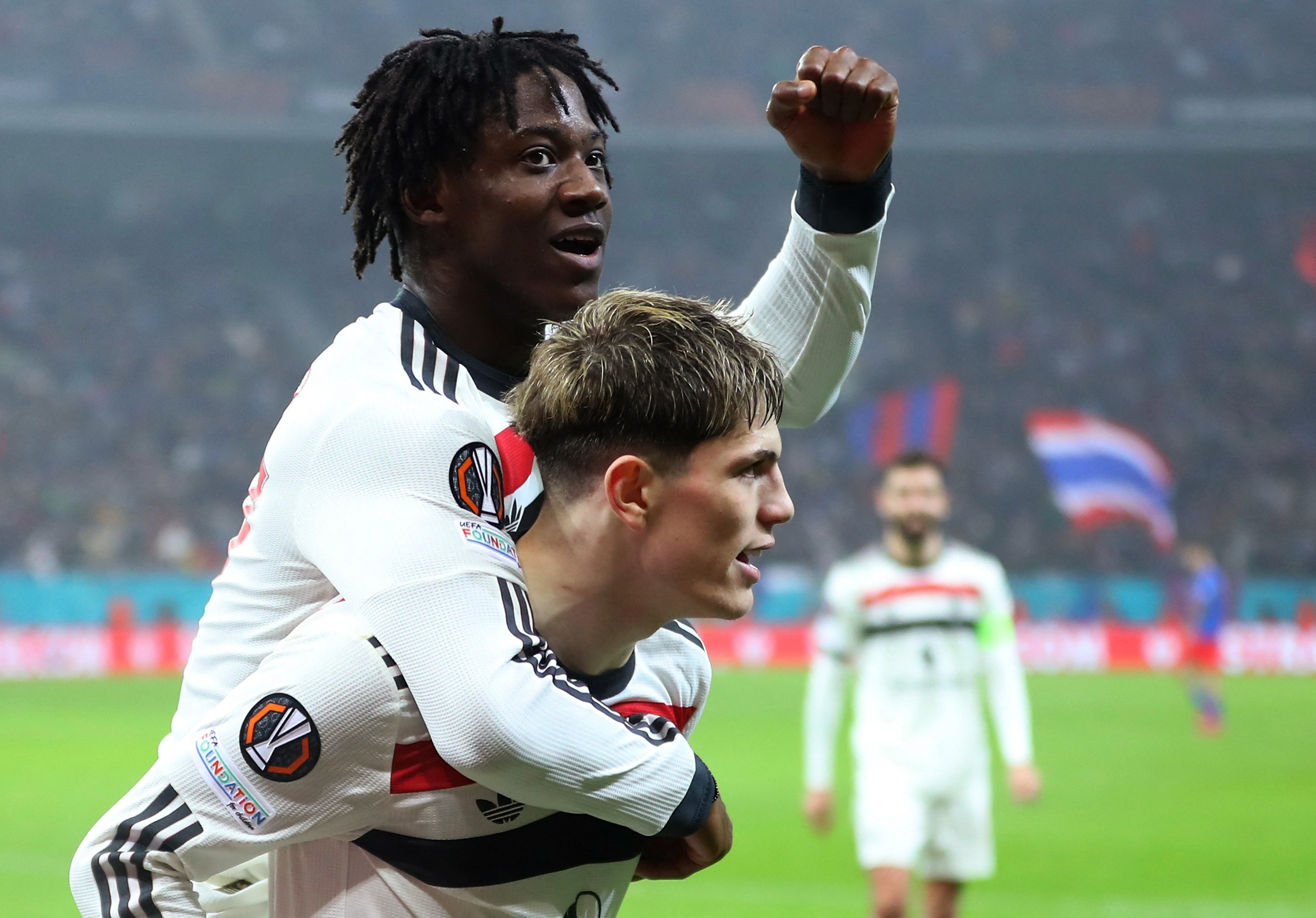 MU vao thang vong 1/8 Europa League voi thanh tich bat bai hinh anh