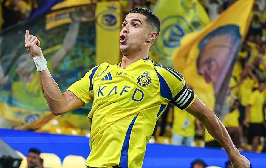 Ronaldo: 'Toi gioi nhat lich su, cham het' hinh anh