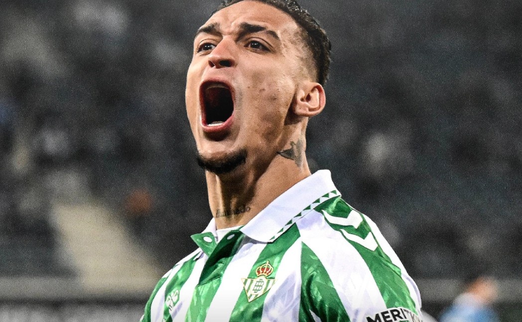 Antony len tieng sau man trinh dien thang hoa hinh anh