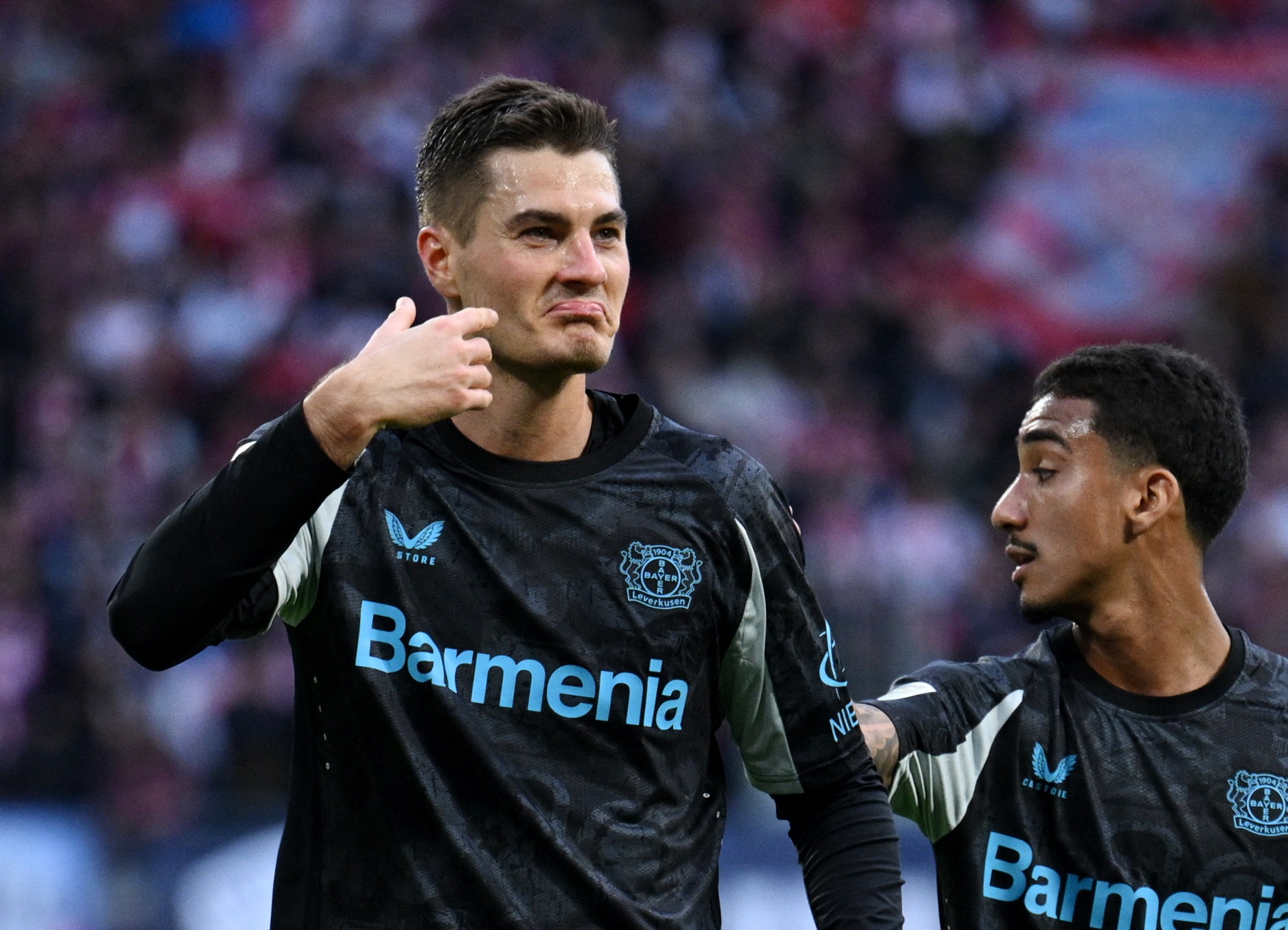 Leverkusen gay ap luc len Bayern hinh anh