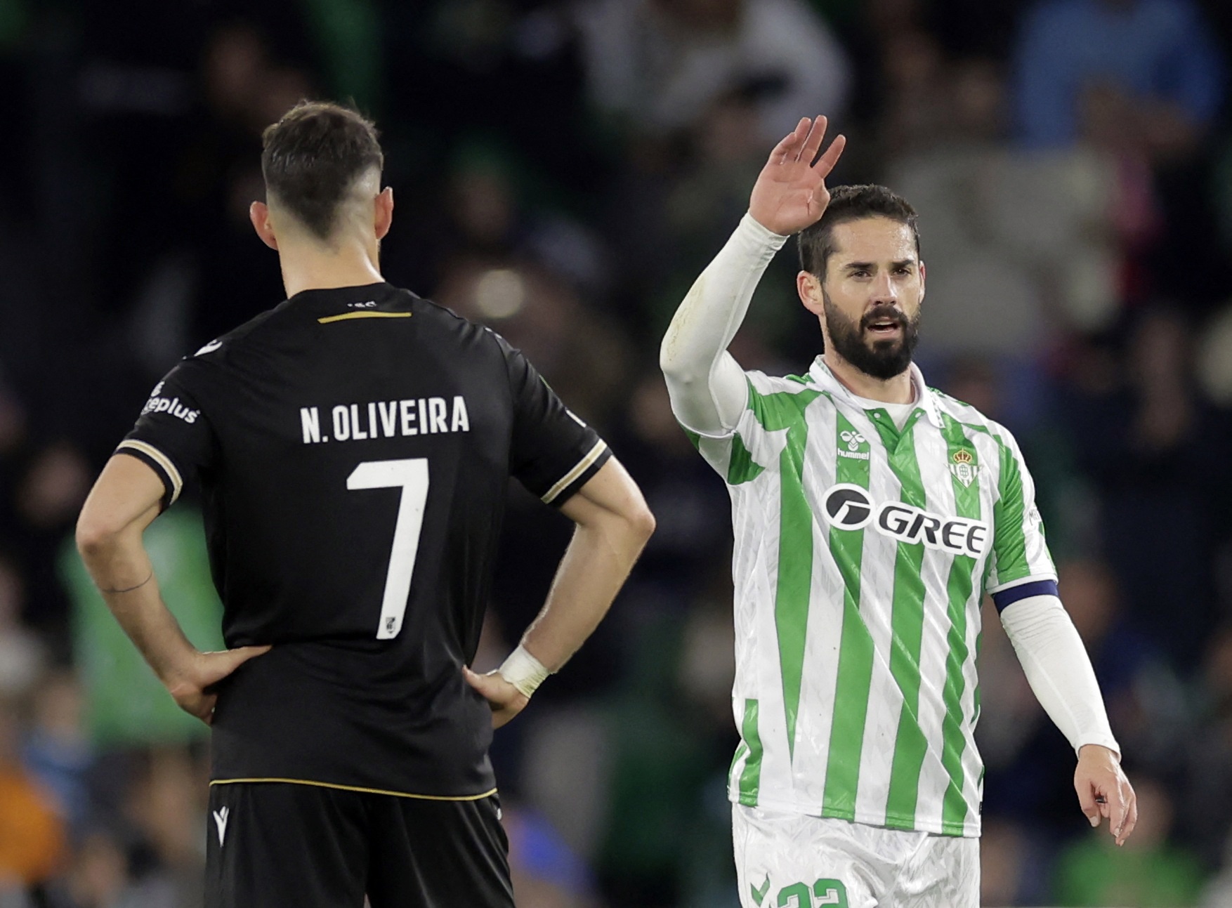 Tinh the dao nguoc voi Isco hinh anh