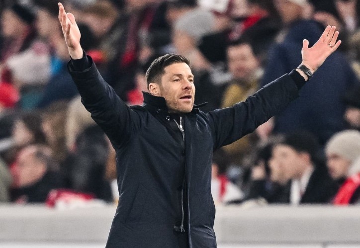 Leverkusen loi nguoc dong khong tuong hinh anh