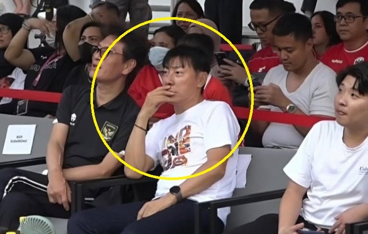 Dong thai cua HLV Shin Tae-yong trong ngay Indonesia thua tham hinh anh