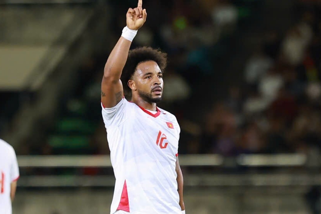 Xuan Son toa sang trong ngay tro lai san co hinh anh